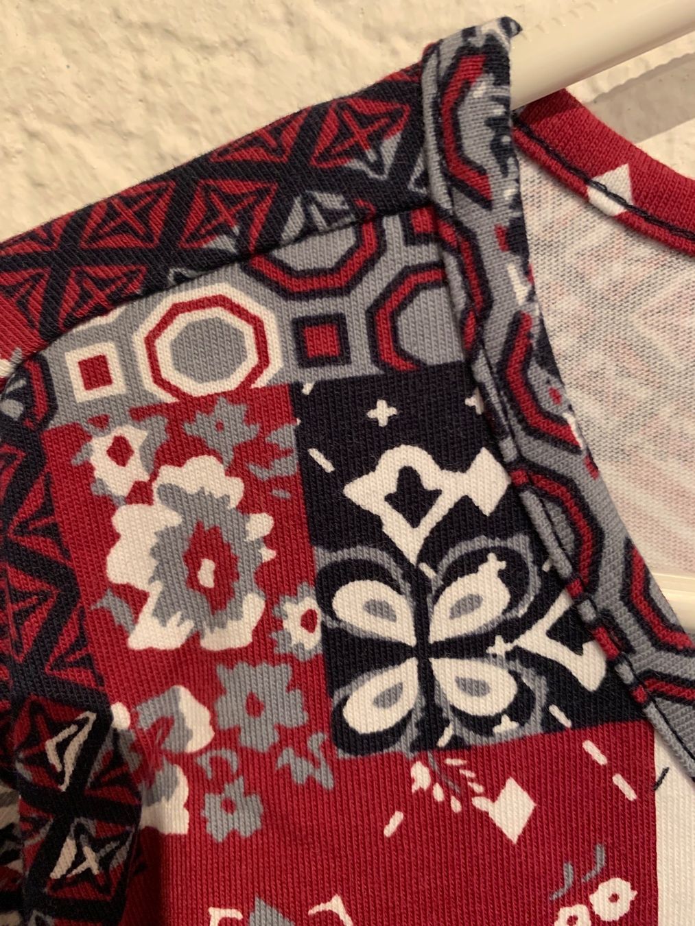 T-shirt: Shirt mit Muster Gr. 56 / XXL – Usato da Fislisbach venduto da KolibriSecondhand 2