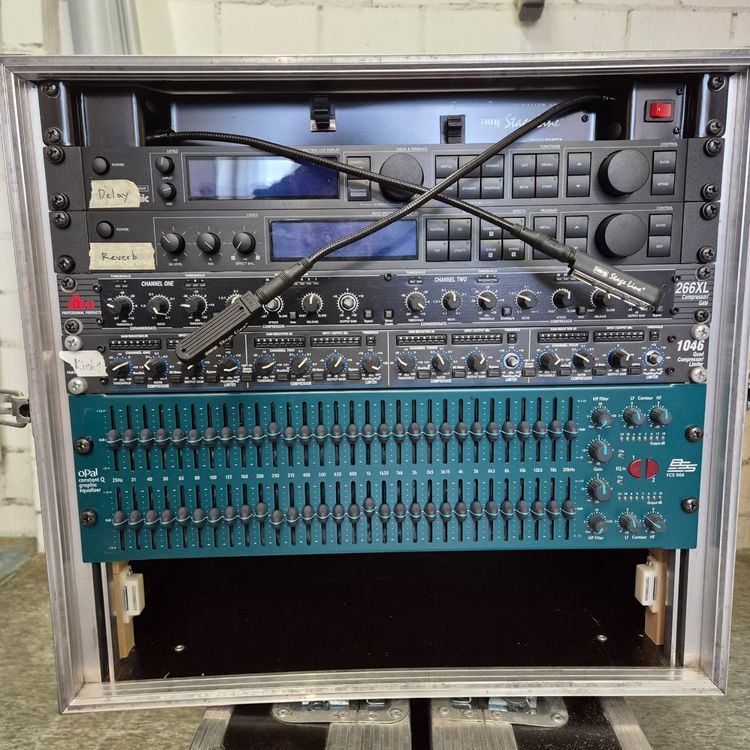 Rack mit Geräten (TC M-One, TC D-Two, BSS EQ, DBX Comp) (Gebraucht) in ...