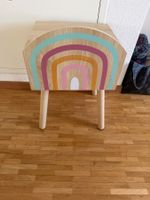 Nachttisch mit Regenbogen - Einzigartiges Design!