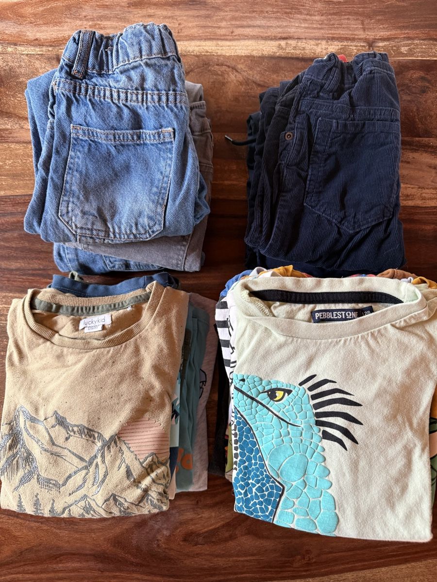 Kleiderpakete & -sets: Kleiderpaket Gr. 122/128 Jungen – Gebraucht aus Rothrist von Naomi01