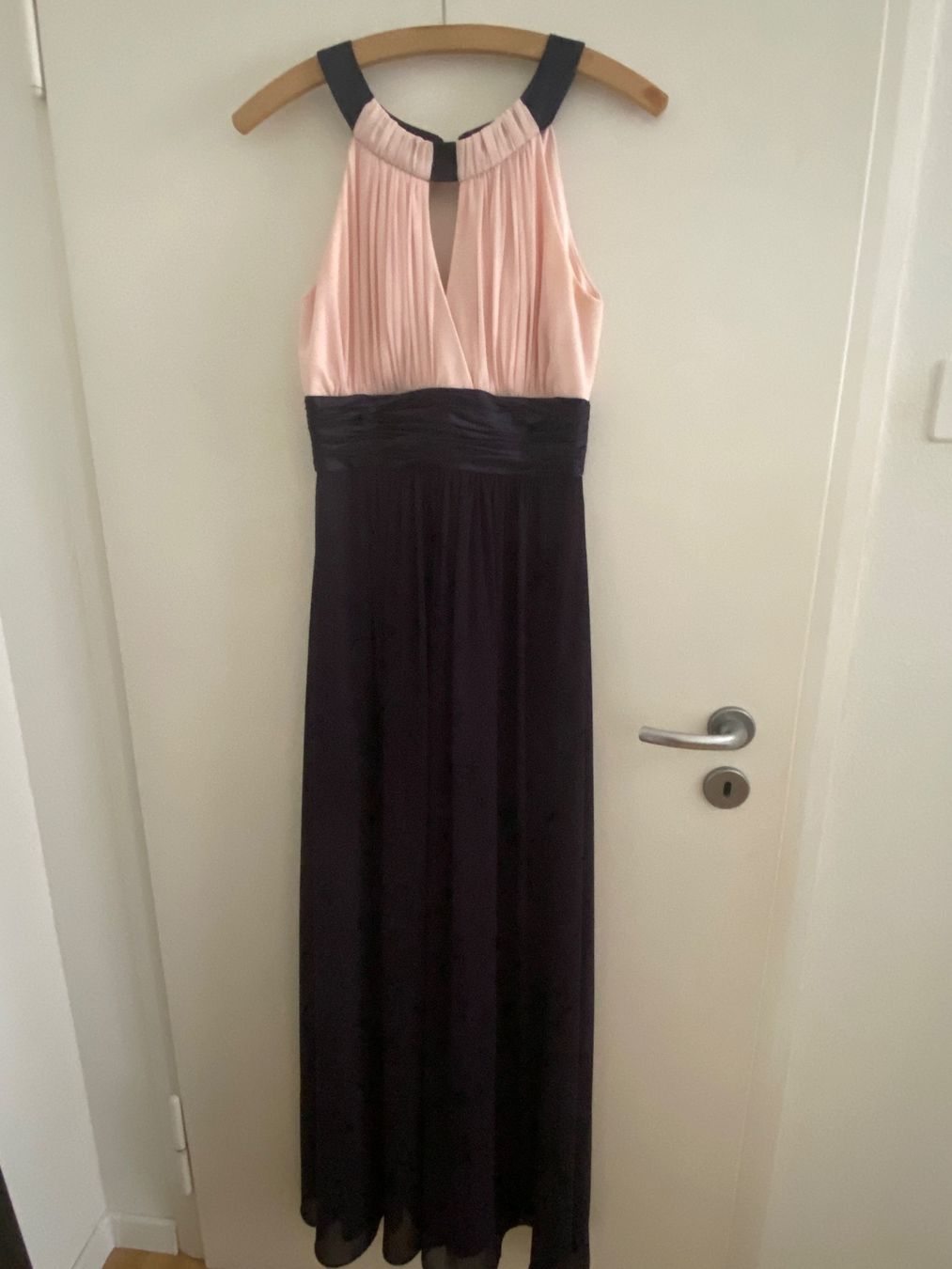 Vestiti: Jake*s Cocktailkleid Maxi 32 – Nuovo (secondo la descrizione) da Zürich venduto da mes_xgj7