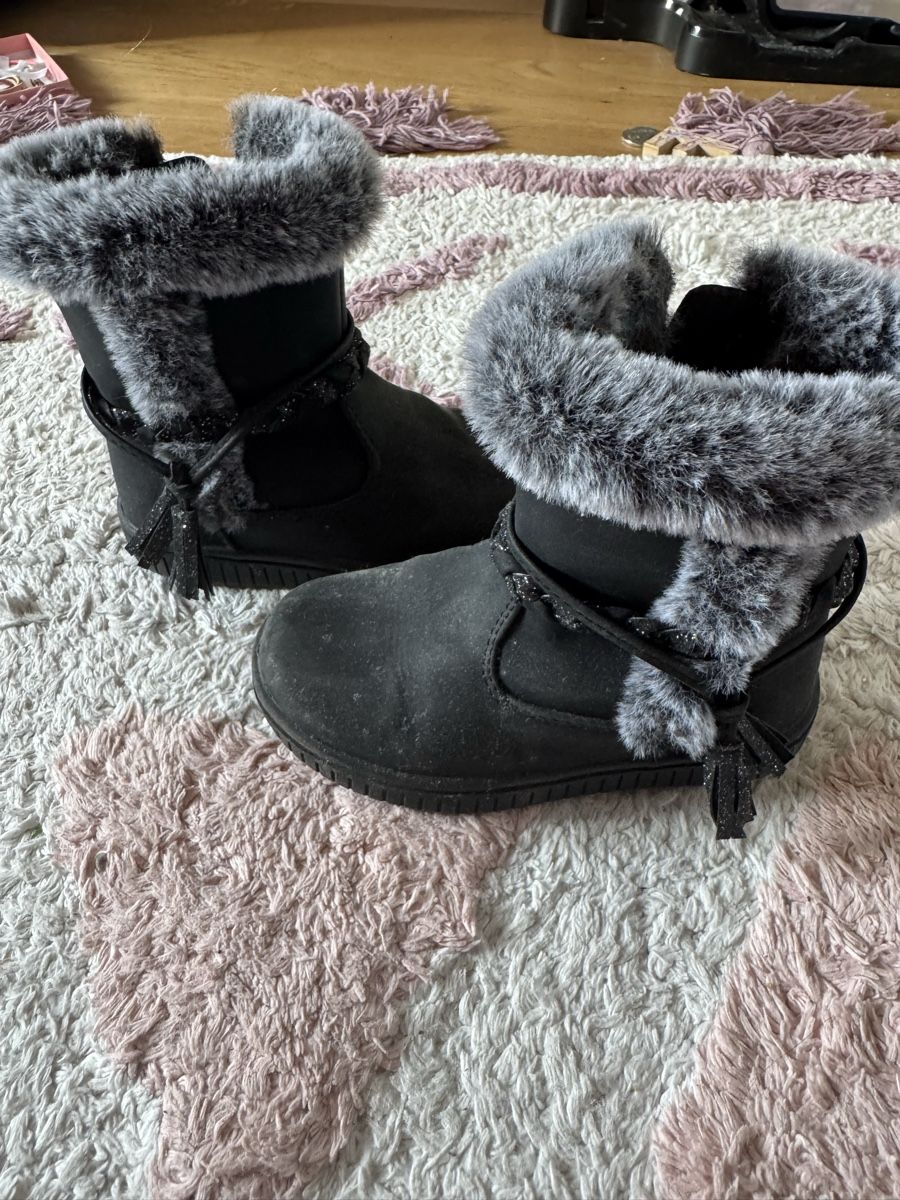 Scarpe per ragazze: Winterstiefel 24 – Usato da niederhasli venduto da gwe_8l5q
