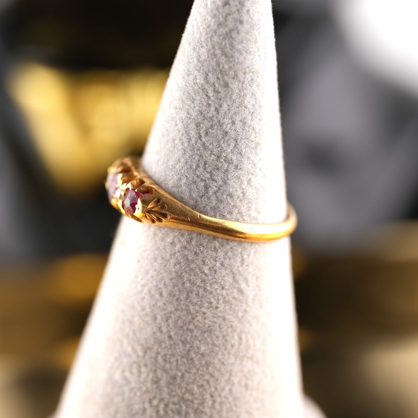Ringe: Goldring 18K mit Rubin und Diamanten – Gebraucht aus Basel von Vip24 2