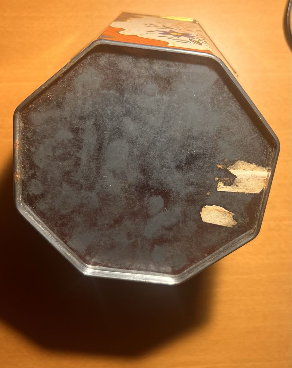 Tutte le decorazioni: Blech Dose mit Henkel Blumenmuster achteckig 15cm Höhe – Usato da Schmerikon venduto da Kneisel 2