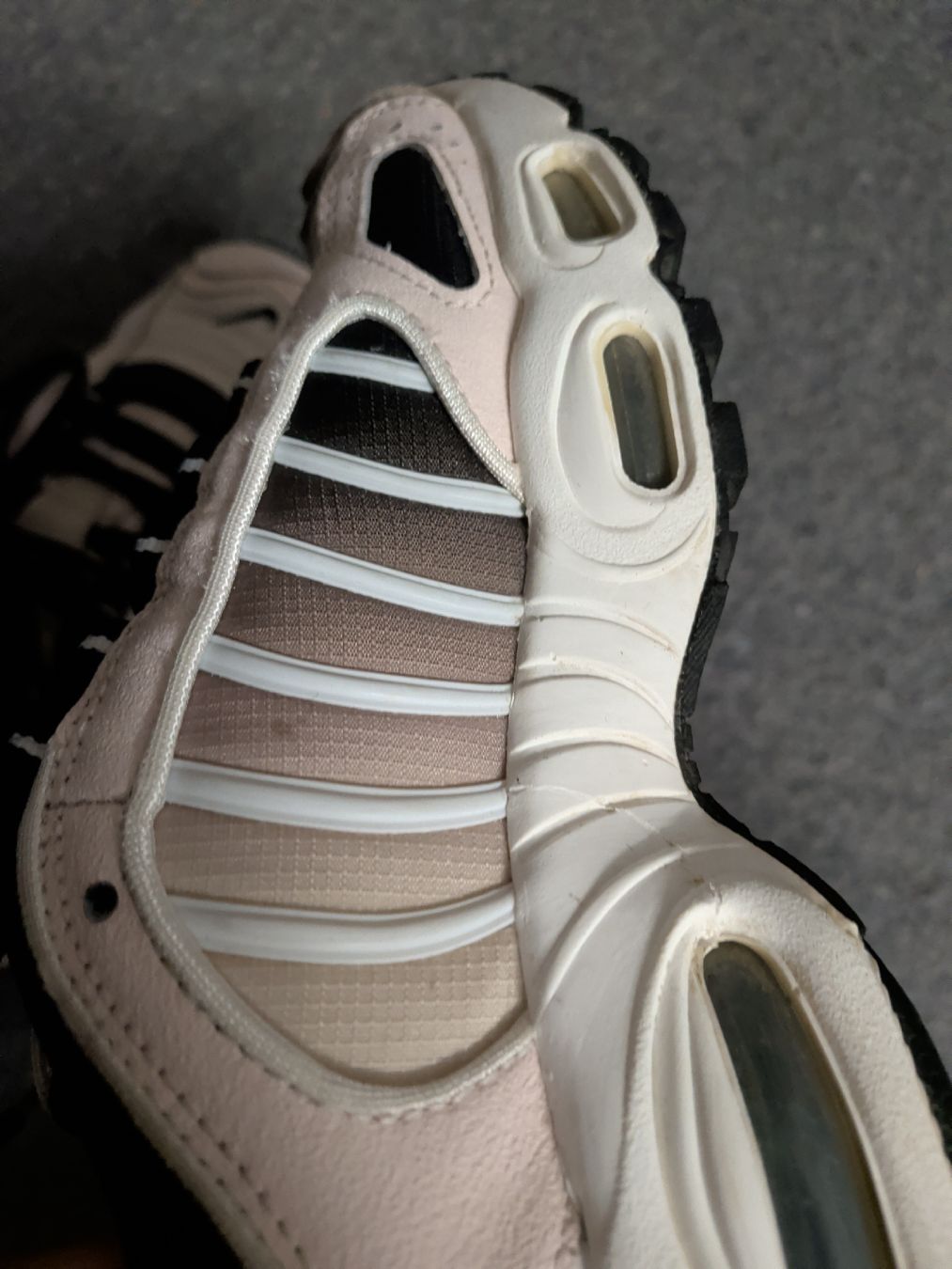 Nike Chaussures femmes: Nike Air Max Sneaker gr. 38.5 – D'occasion à Mörschwil par nemo1975 3