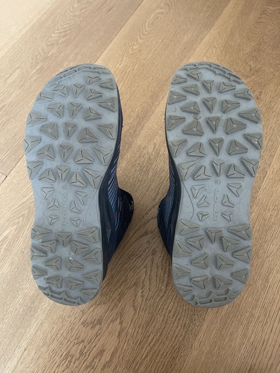 Lowa Scarpe da donna: Lowa Wanderschuhe – Usato da Paspels venduto da Giango33 2