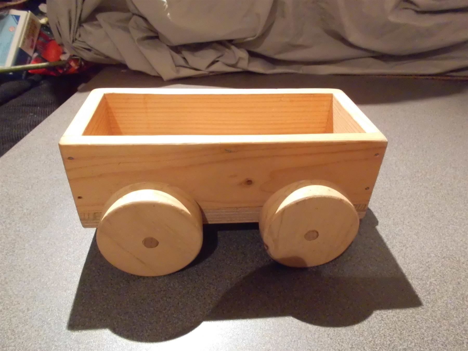 Spielzeuge: Lastwagen-Anhänger Holz, hell – Gebraucht aus Zürich von Motzkuh