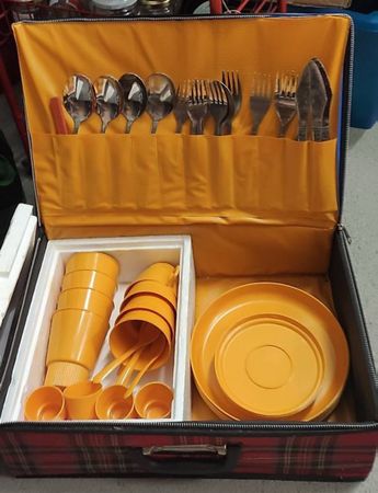 Vintage Picknick-Koffer für 6 Personen 70er Jahre Eriba Kult