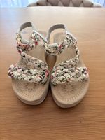 Sandali da donna con fiori e strass 