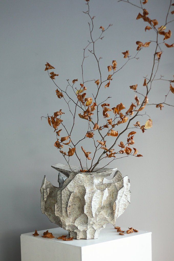 Vasi & Recipienti: Stone Temple I – Nuovo e nell'imballaggio originale da NYON venduto da artnetgallery 6