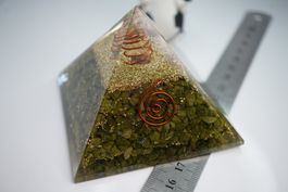 Pistazien Opal    -Orgonit - Pyramide 75mm  ab 10.-