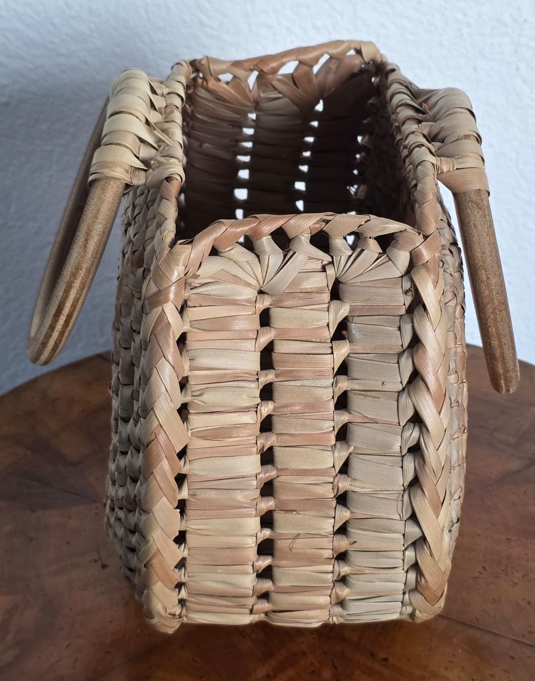 Borse da donna: Vintage Korbtasche mit Holzgriffen, einzigartig! – Usato da Rheinsulz venduto da Dred 4