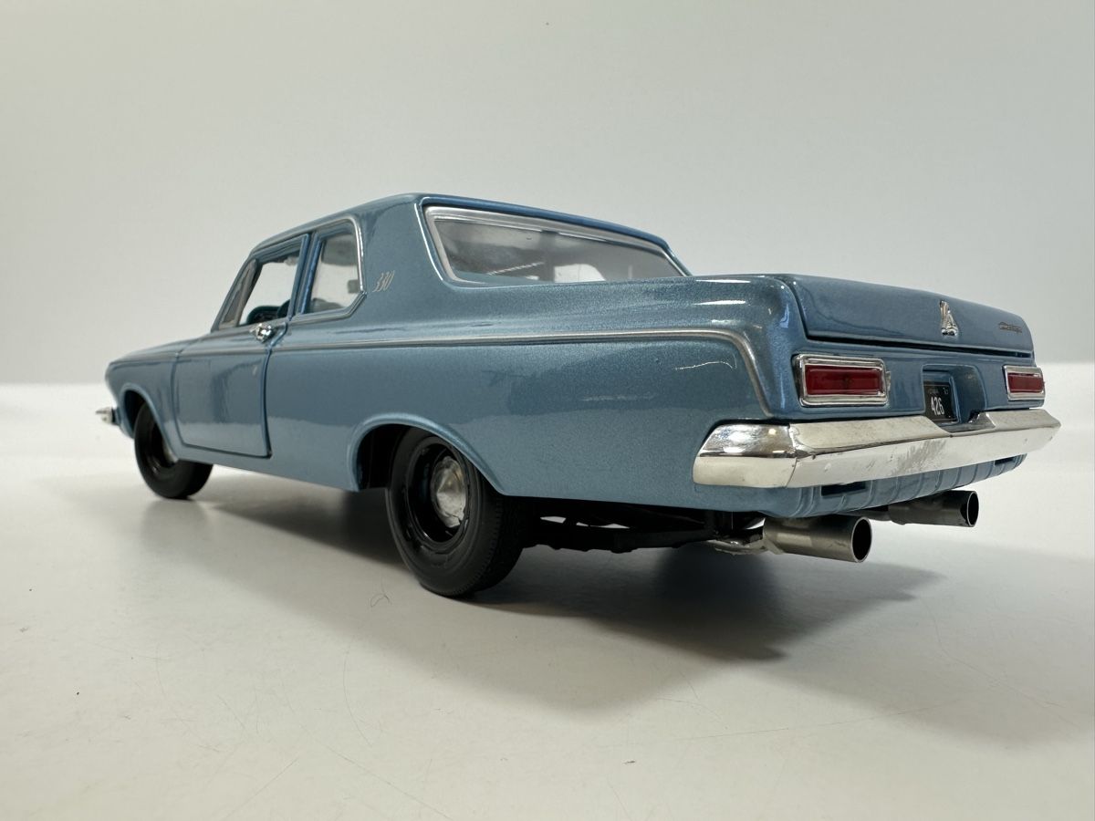 Maisto Modellini d'auto: 1963 Dodge 330 1:18, hellblau, MAISTO – Usato da Zofingen venduto da rf9_x2xt 3