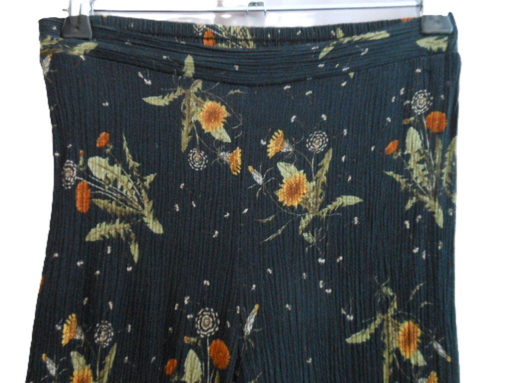 Pantalons: Gr. 34 36 Hose dehnbar etwas Schlag s.Masse – D'occasion à Basel par FRAU.ZAUBER.MOND 2