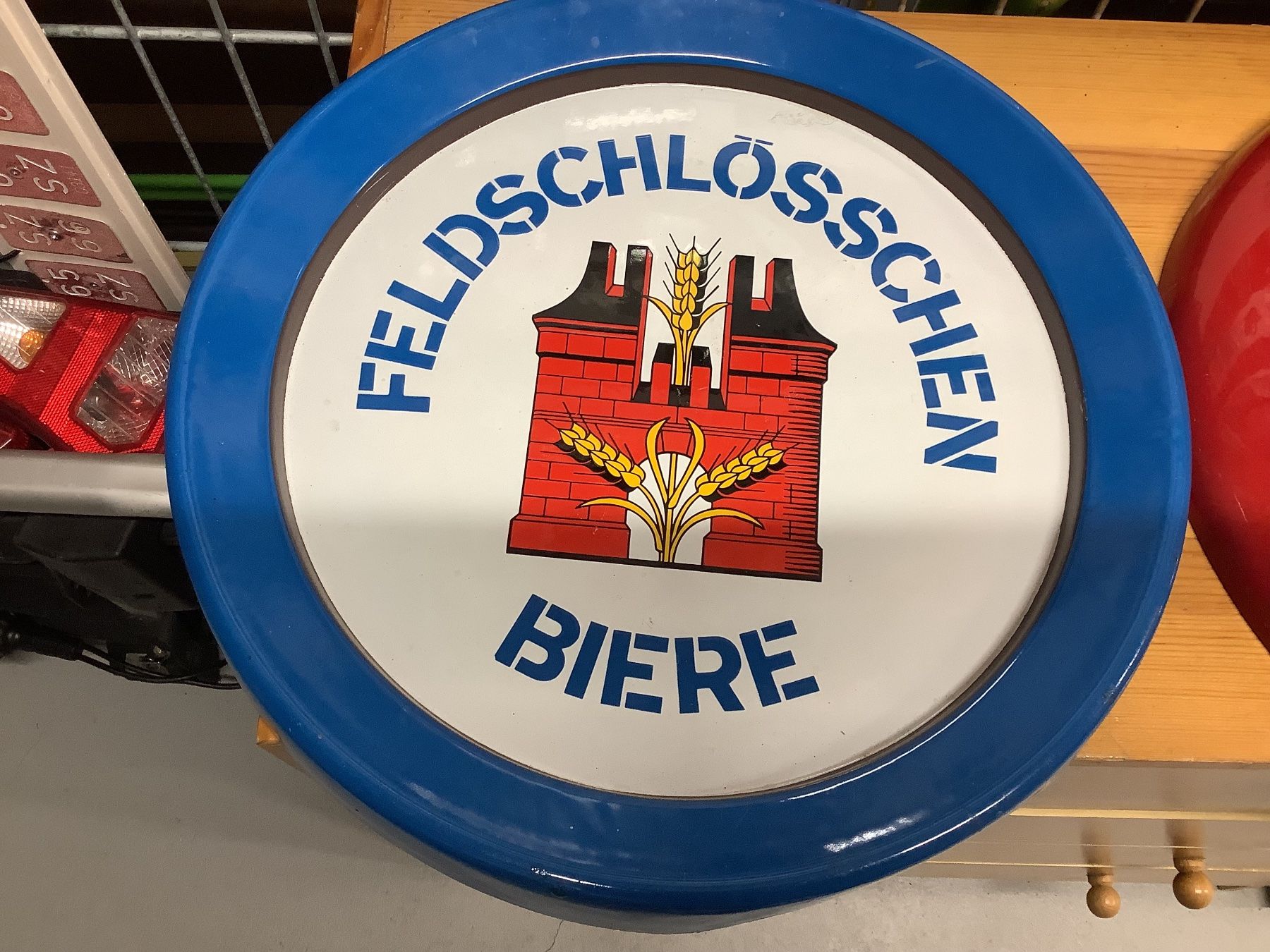 Feldschlösschen Insegne: Emailschild Feldschlösschen – Usato da Holzhäusern ZG venduto da tho_8my6