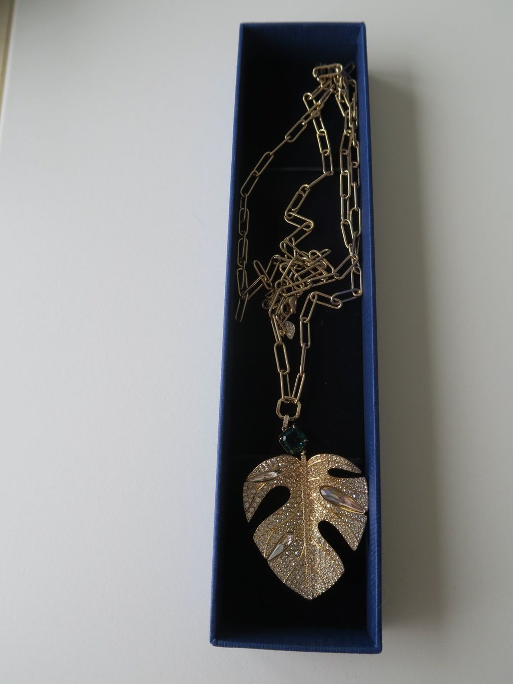 Swarovski Colliers: Collier Swarovski - Tropical Leaf – Neuf avec emballage d'origine à Neyruz FR par Sourimousse 1