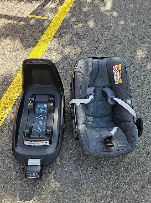 Maxi-Cosi Seggiolini per auto: Maxi Cosi Pebble Plus inkl 2-way Isofix Base – Usato da Zürich venduto da iovinnikov