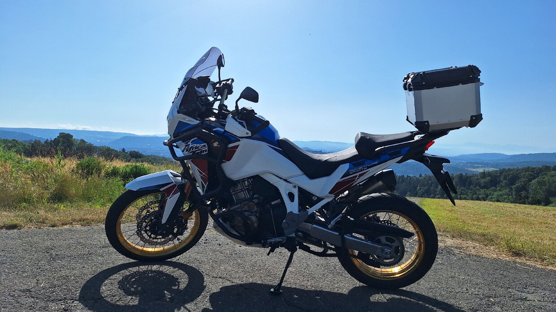Honda Enduro: Neuwertige Afrika Twin – Nuovo (secondo la descrizione) da Sisseln AG venduto da Wmu