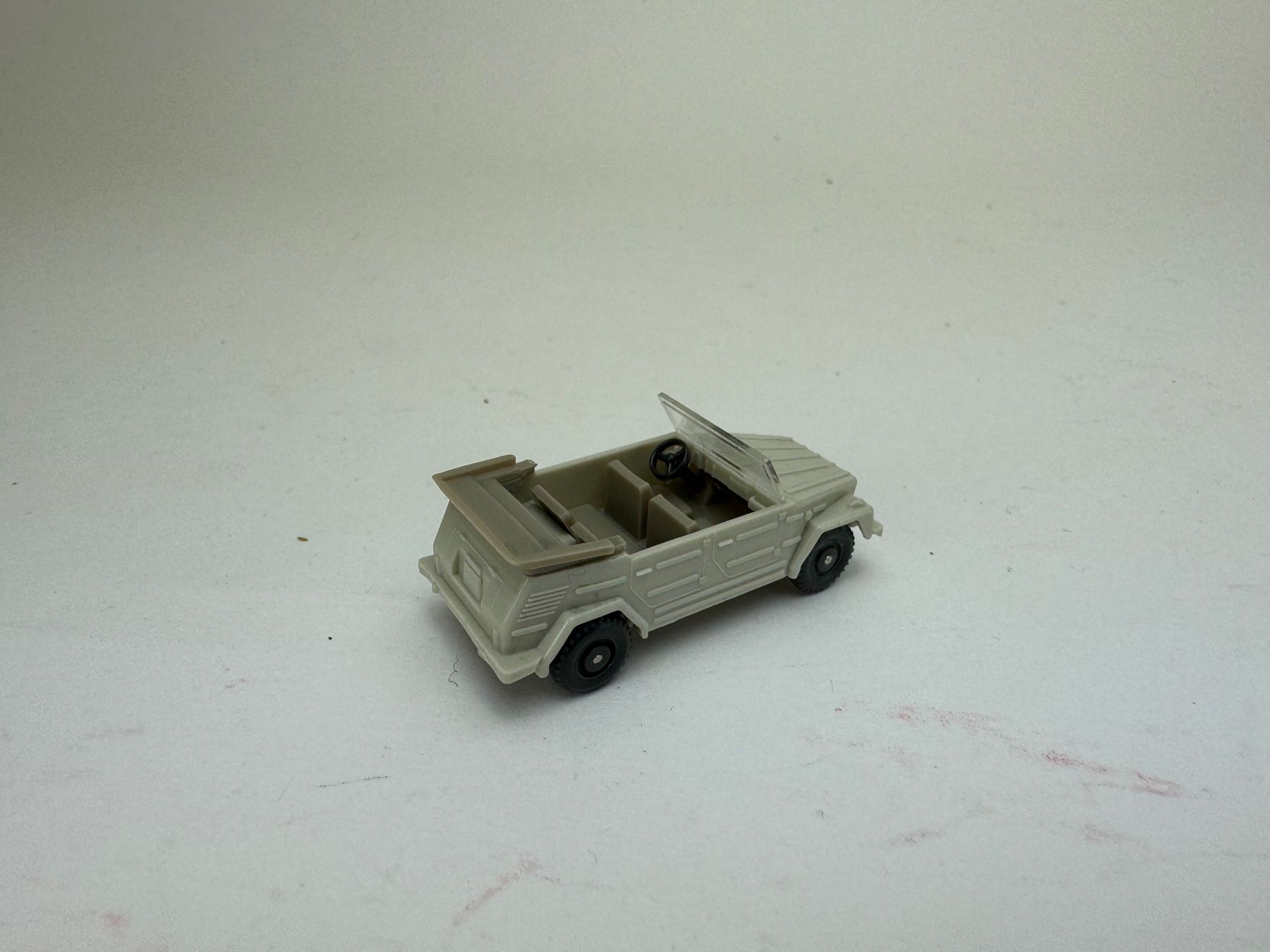 Wiking Modellautos: VW 181 Cabrio grauweiss – Gebraucht aus Elm von Wikmtz 1