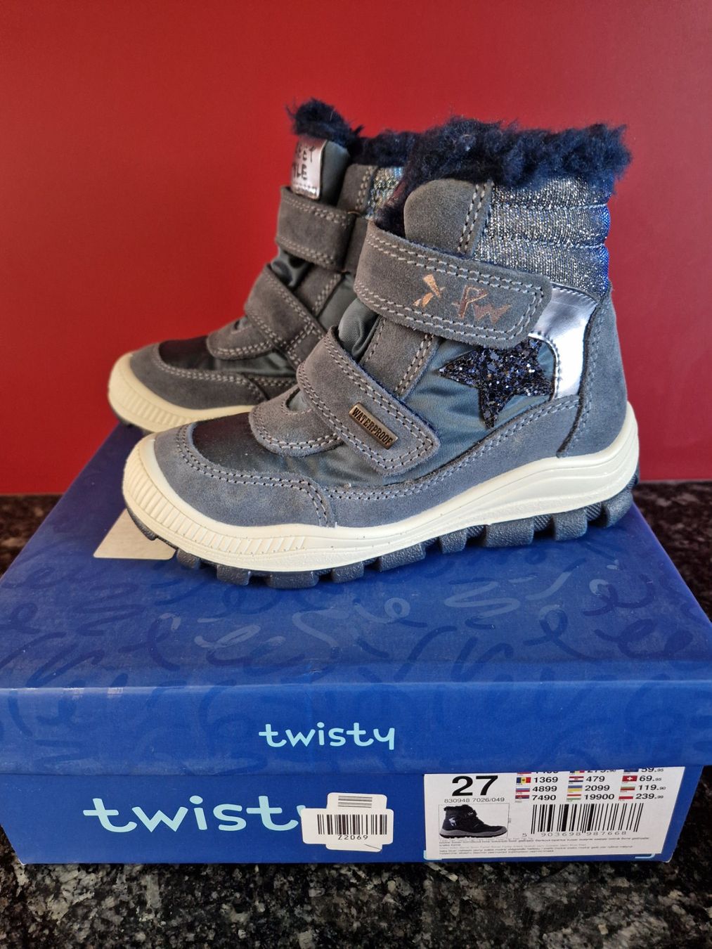 Scarpe per ragazze: Neuer Winterschuh, Gr. 27 – Usato da Hundwil venduto da and_ymz9 1