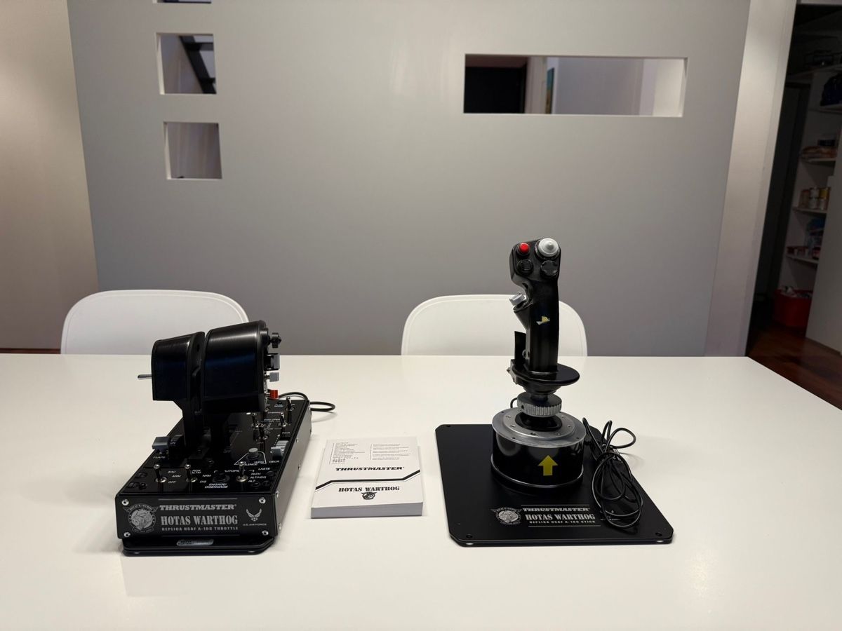 Thrustmaster Manettes: Trustmaster Hotas Warthog Joystick, PC – Neuf (Voir description) à Murten par mila 1