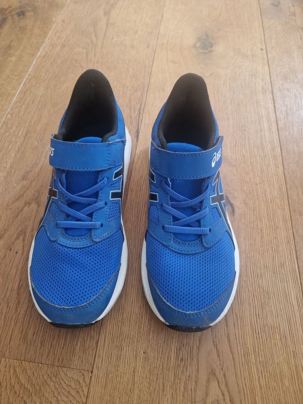 Asics Scarpe per ragazzi: Kinderschuhe ASICS blau Grösse 34.5 – Usato da Dübendorf venduto da pet_8vnm 1