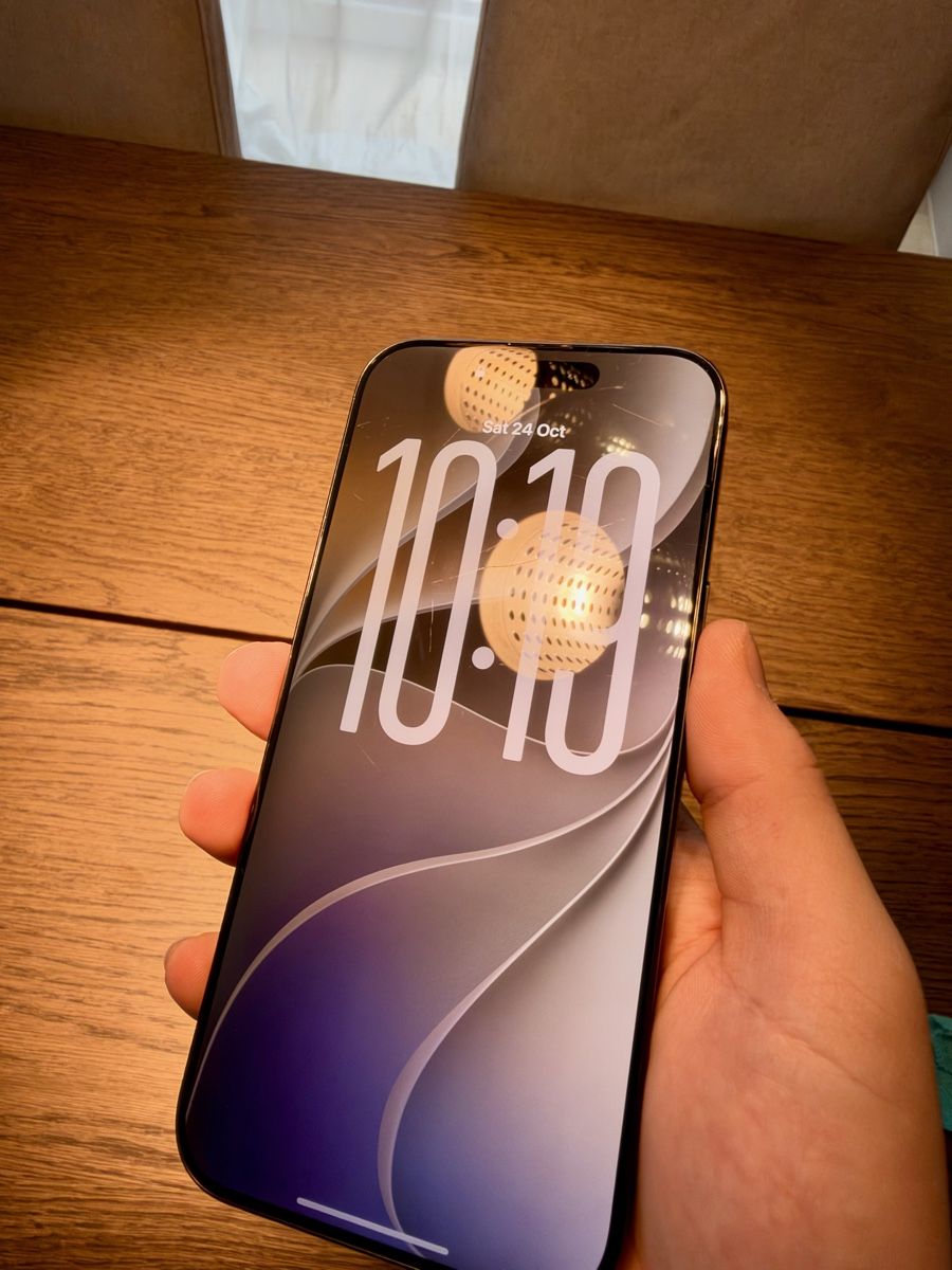 Apple Telefoni cellulari / Smartphones: Apple iPhone 16 Pro Max 1TB - 92% Akku – Usato da Dübendorf venduto da Phen 1