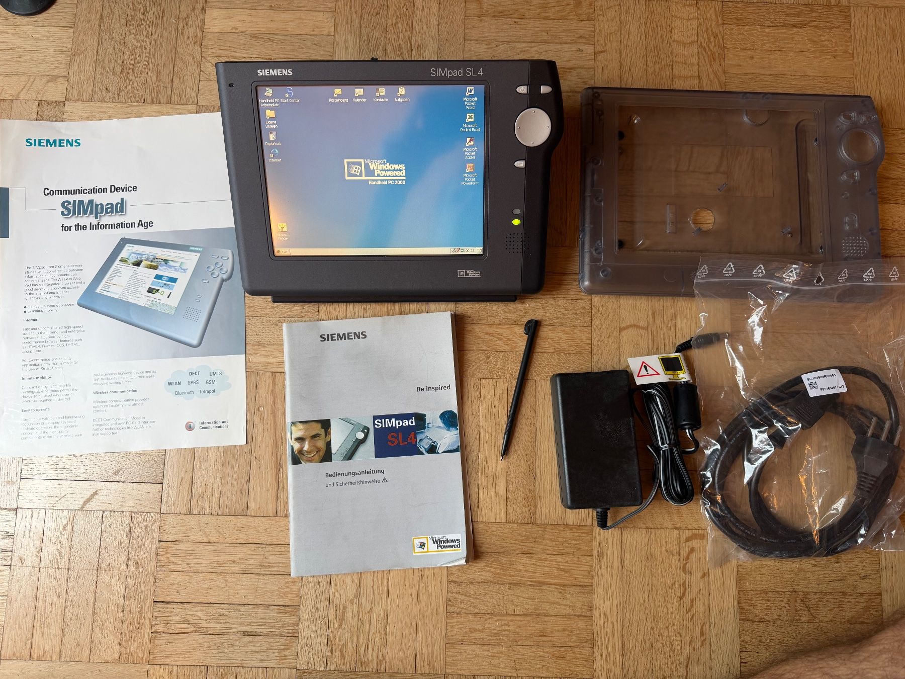 Siemens Organiseurs PDA: Siemens SIMpad SL4 mit Windows CE 3.0 – D'occasion à Adliswil par synchrot