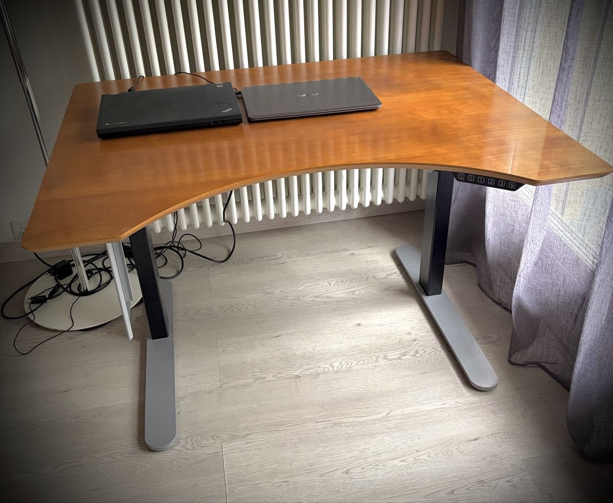 Schreibtische: Table bureau – Gebraucht aus Petit-Lancy von jcj_xh59