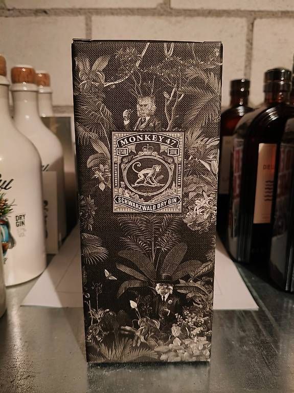 Monkey 47 Bevande alcoliche: Monkey 47 Gin Smoke House Cut 2019 / 1. Batch – Nuovo e nell'imballaggio originale da Bünzen venduto da hangloose74