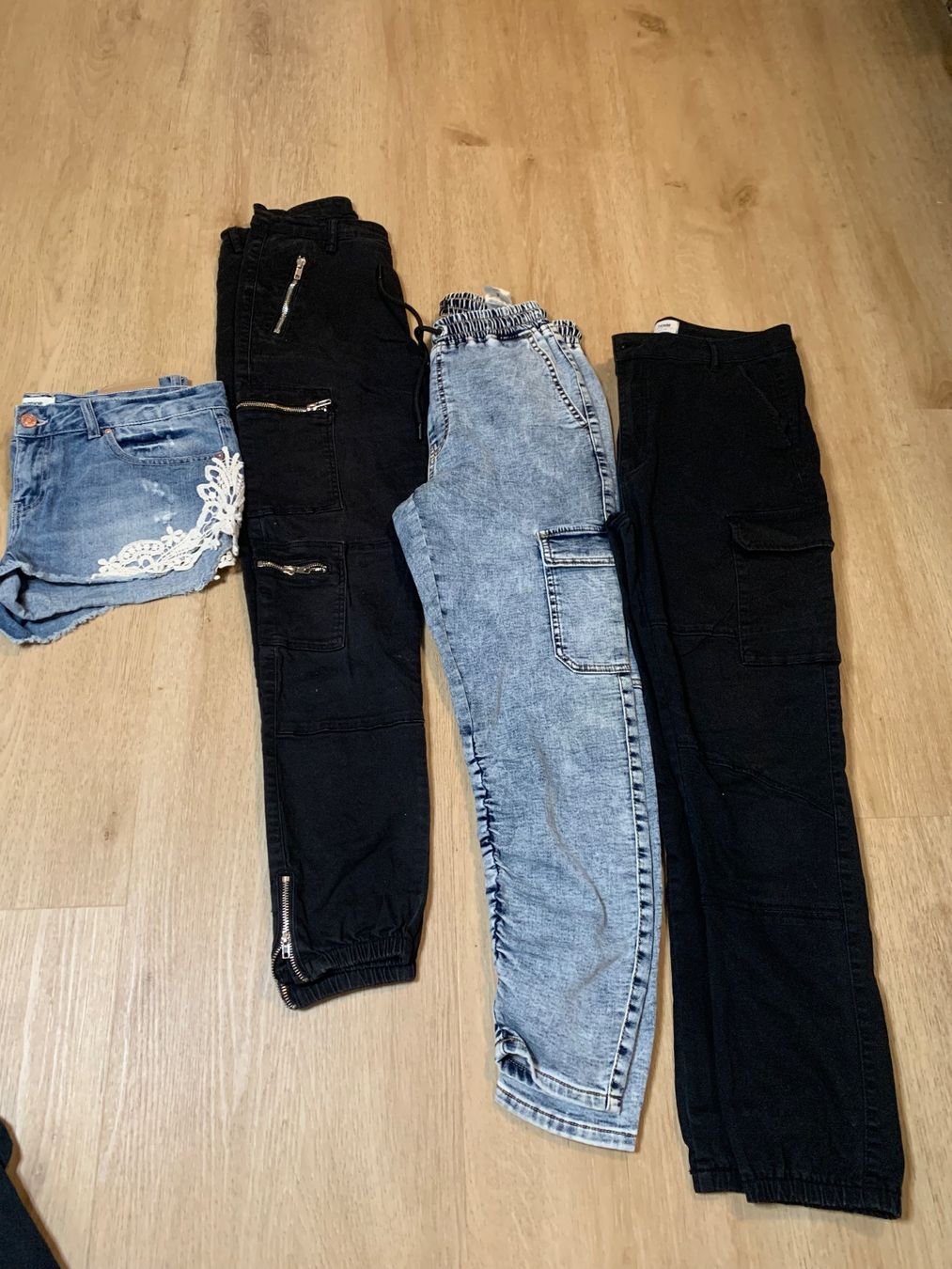 Lotti di vestiti: Hosen Gr.M – Usato da Niederhasli venduto da Nati134