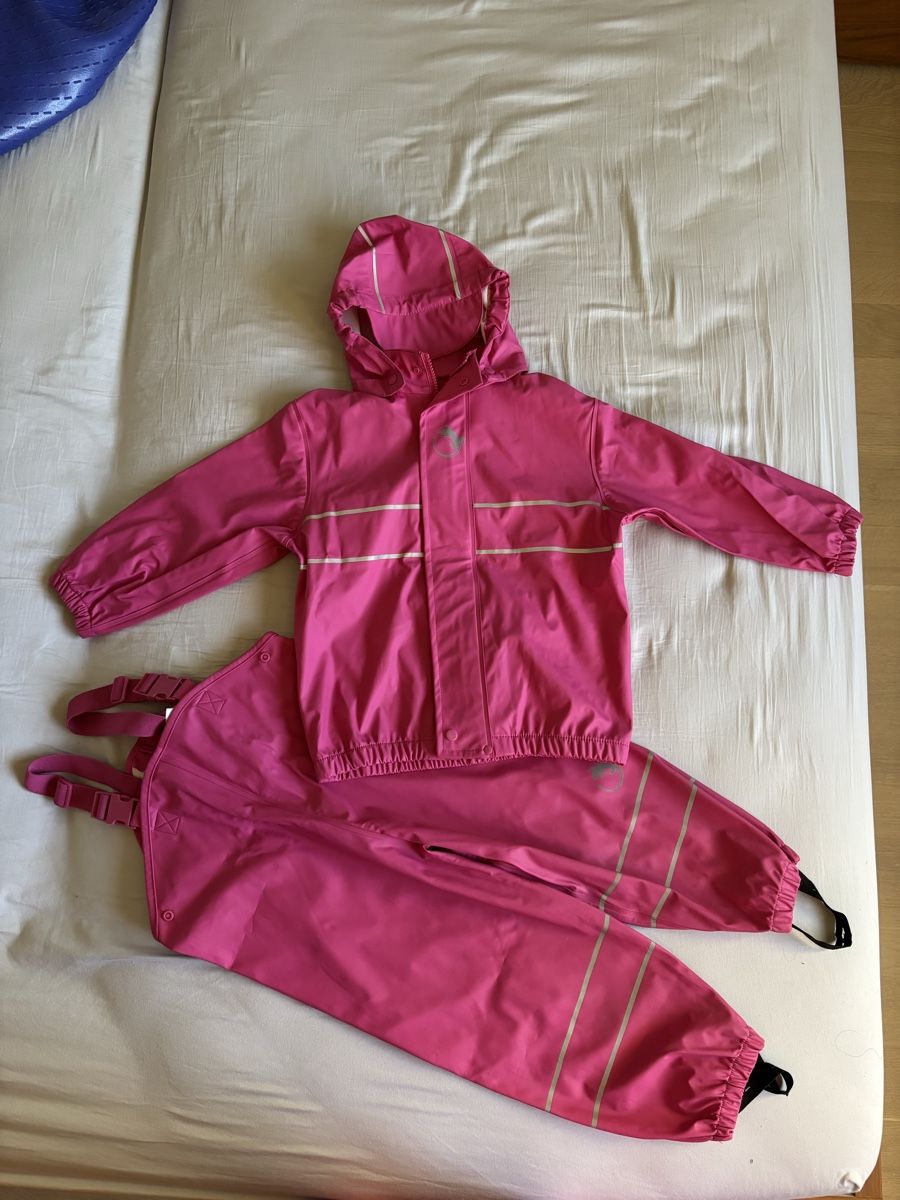 Lotti & Set di vestiti: Regenanzug Gr.104 Trevolution – Usato da Effretikon venduto da evezh