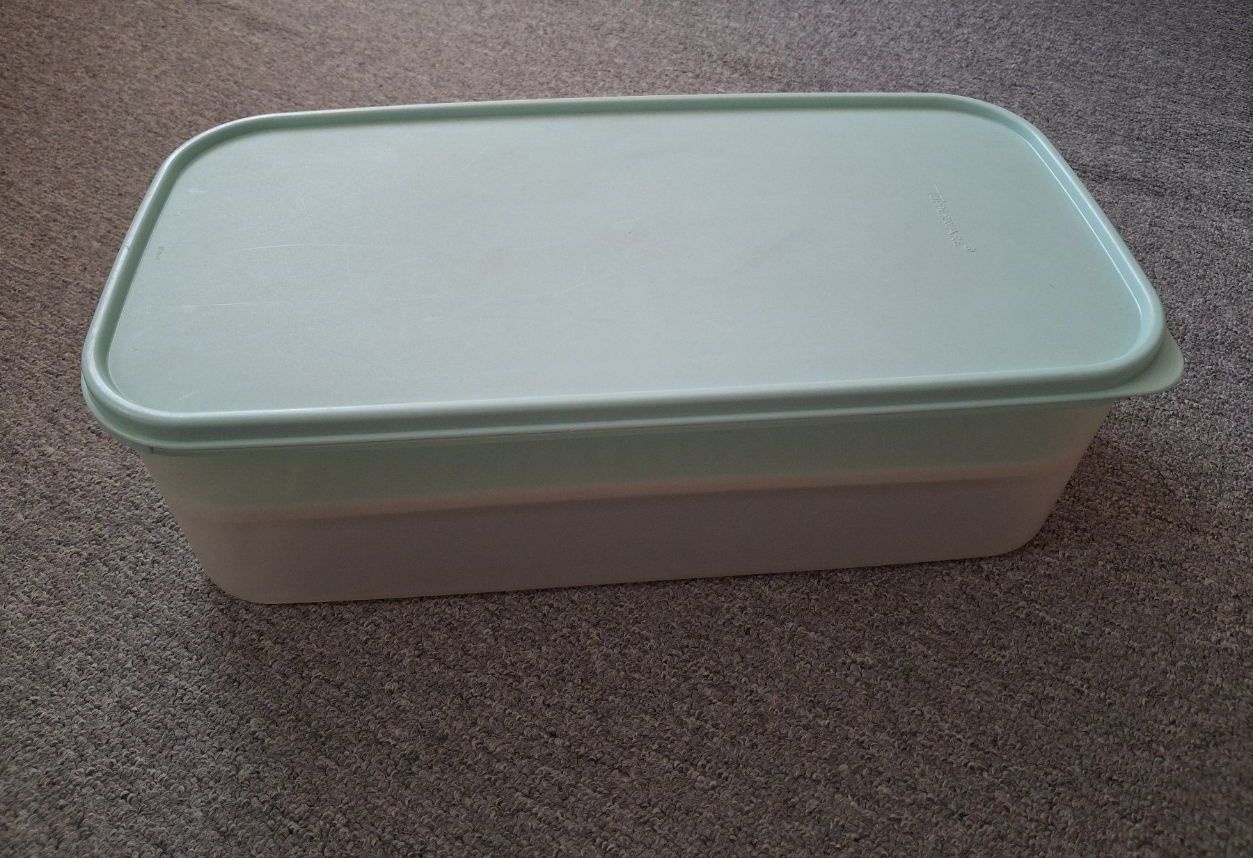 Tupperware Contenitori & Simili: Tupperware Behälter mit Einsatz, 6 Liter, neuwertig – Nuovo (secondo la descrizione) da Wald ZH venduto da e8e 1