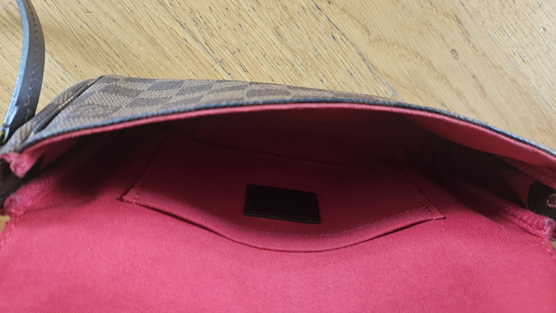 Louis Vuitton Taschen für Damen: Louis Vuitton Umhängetasche – Gebraucht aus Kriens von tiger049 1