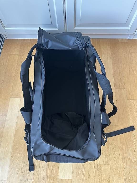 Helly Hansen Sacs: NEU Helly Hansen, Duffelbag 50L, Rucksack  Schwarz – Neuf avec emballage d'origine à Zug par dhe_8lxn 3