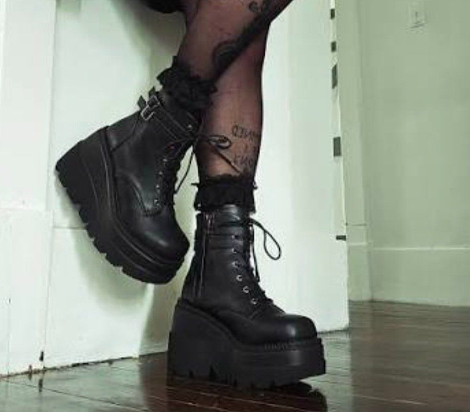 Scarpe da donna: Boots ungebraucht von Demoniacult – Nuovo e nell'imballaggio originale da Hunzenschwil venduto da Ananas132 3