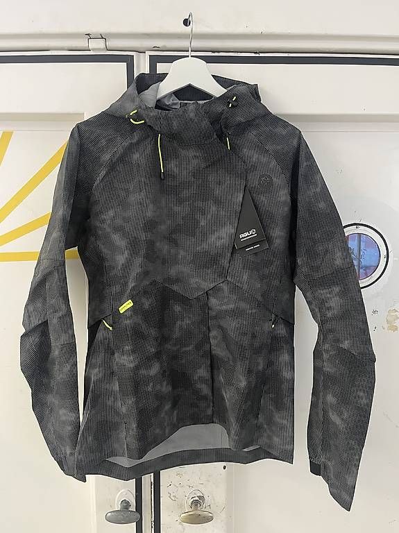Giacche: AGU Regenjacke Damen Gr.M – Usato da Winterthur venduto da Sjo_van_Roo