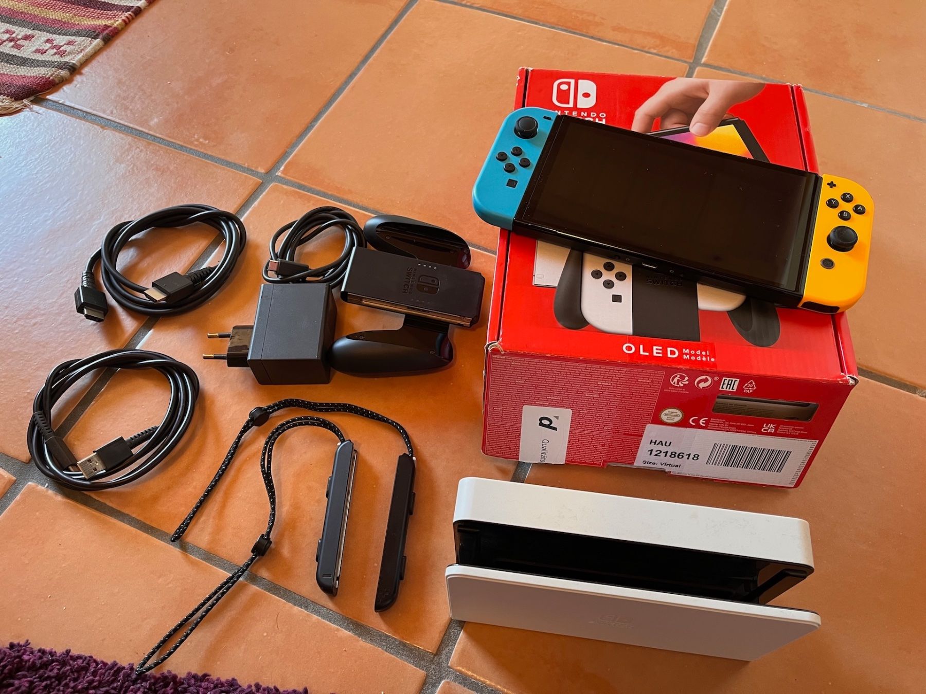 Nintendo Konsolen: Nintendo Switch OLED – Gebraucht aus Eclépens von meegogeem