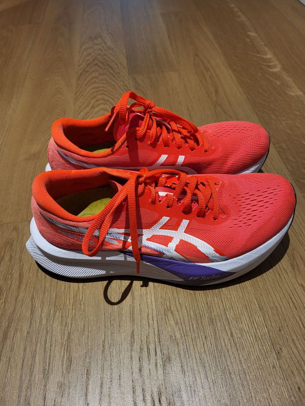Asics Chaussures femmes: Asics Magic Speed wettkampf Schuhe – Neuf (Voir description) à Schaffhausen par Lea_Schmutz