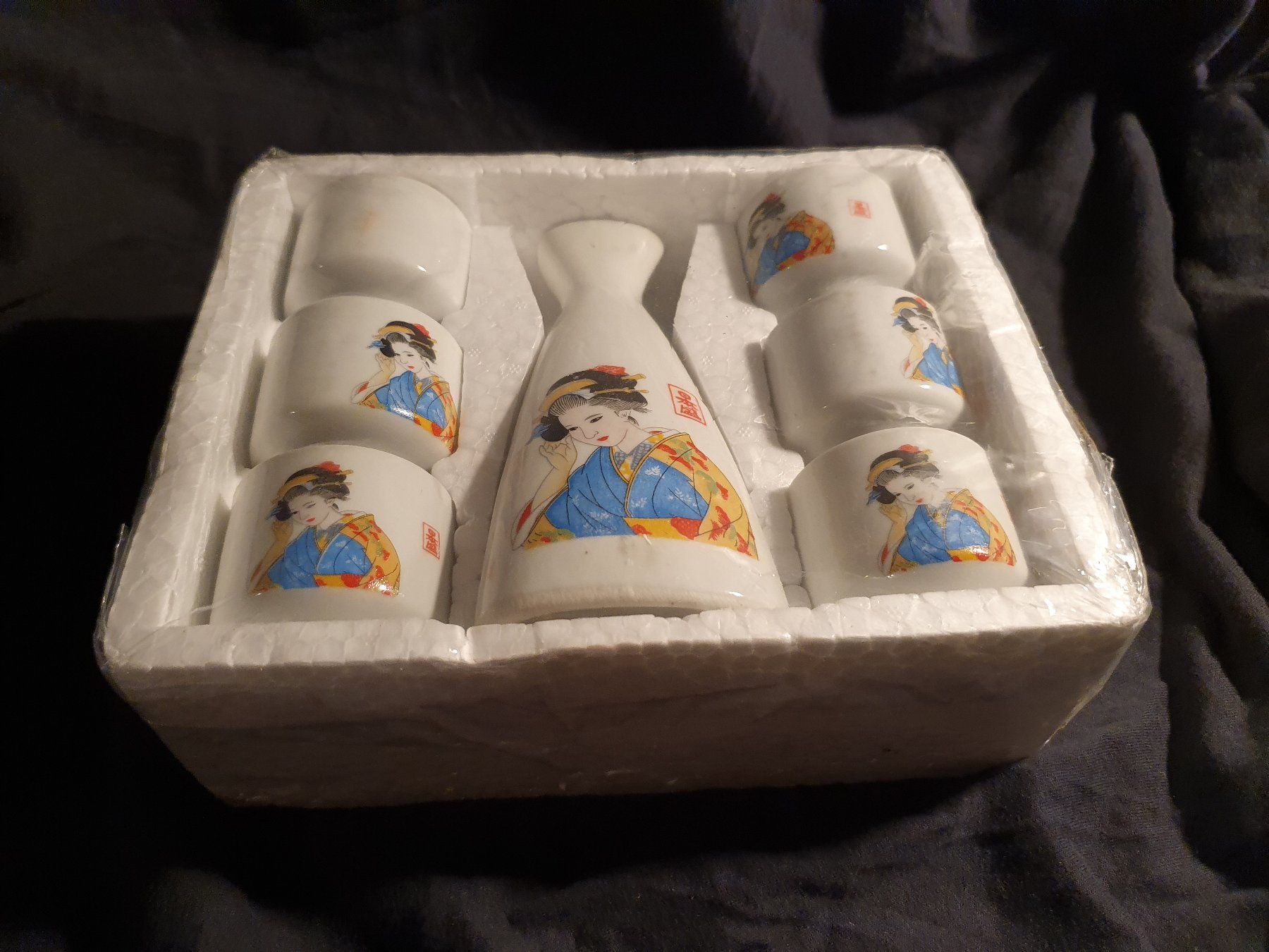 Set di piatti: Japanisches Sake-Set aus Keramik, 7-teilig – Nuovo (secondo la descrizione) da Worb venduto da FroLok 3