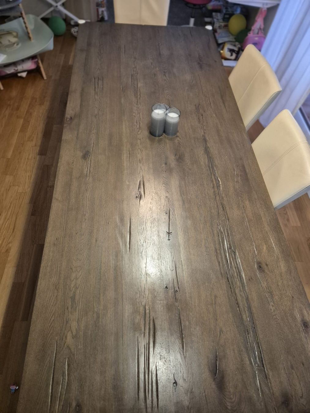 Pfister Tables: MASSIVER rustikaler Holztisch (Dunkle Eiche & Stahlgestell) – D'occasion à Opfikon par GlubSki 3