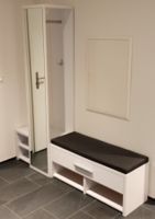 Garderobenmöbel mit Sitzbank und Spiegel neuwertig