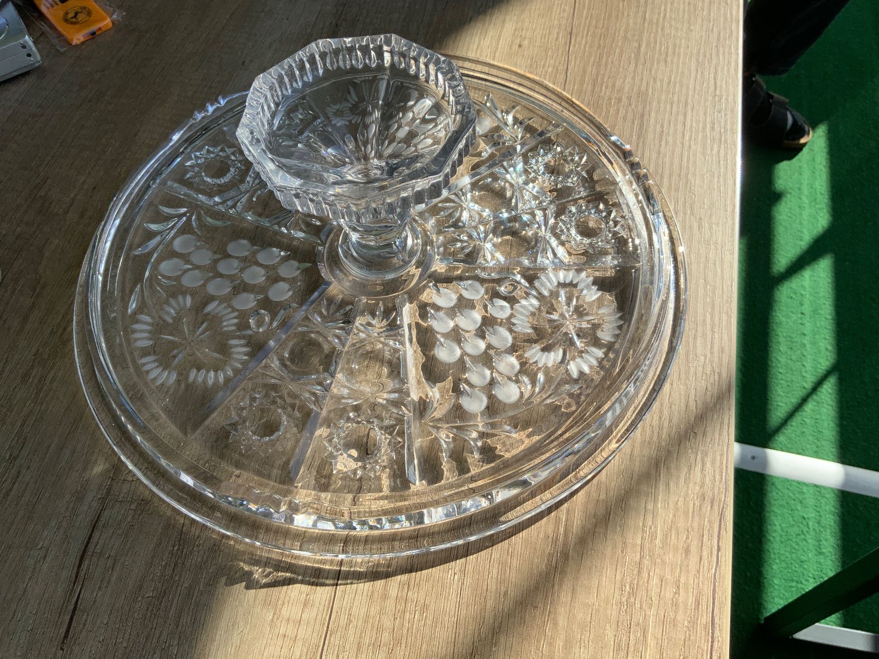Piatti di portata: Servierteller aus Glas mit Schale – Usato da Schübelbach venduto da Hecht11. 1