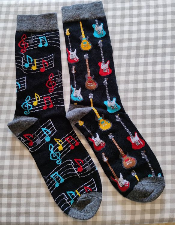2 Paar Gitarren-Socken - Lustiges Geschenk Für Musiker