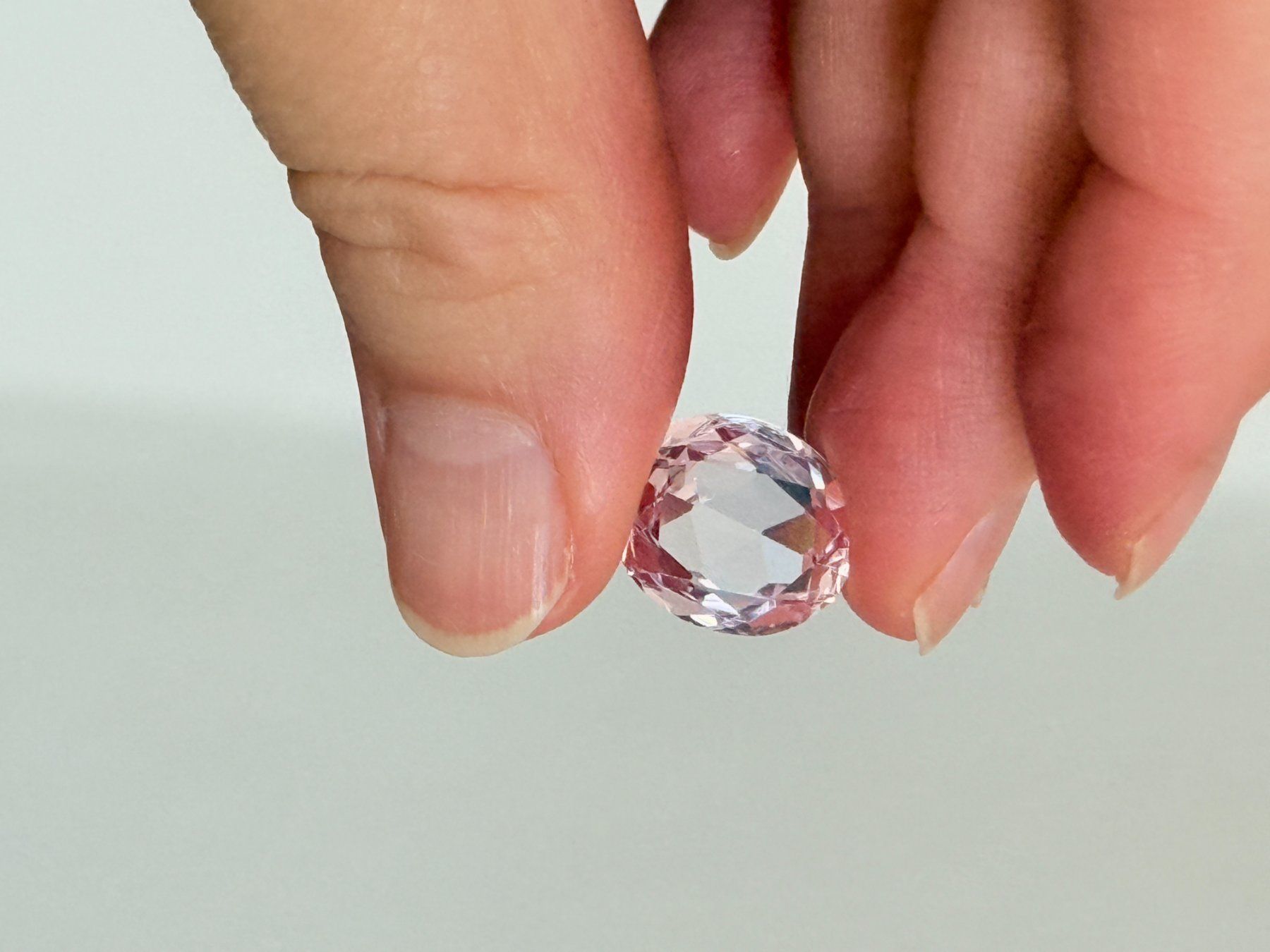 Pietre preziose: Certified 17.70 Ct Oval Cut Loose Gemstone – Nuovo e nell'imballaggio originale da Genève venduto da AWWA 5