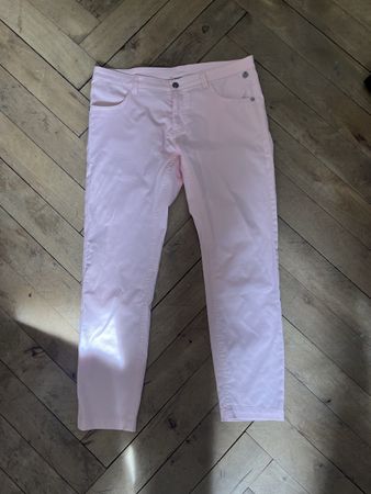 Baby Pink 3/4 trousers - Perfect for Spring. Size 36