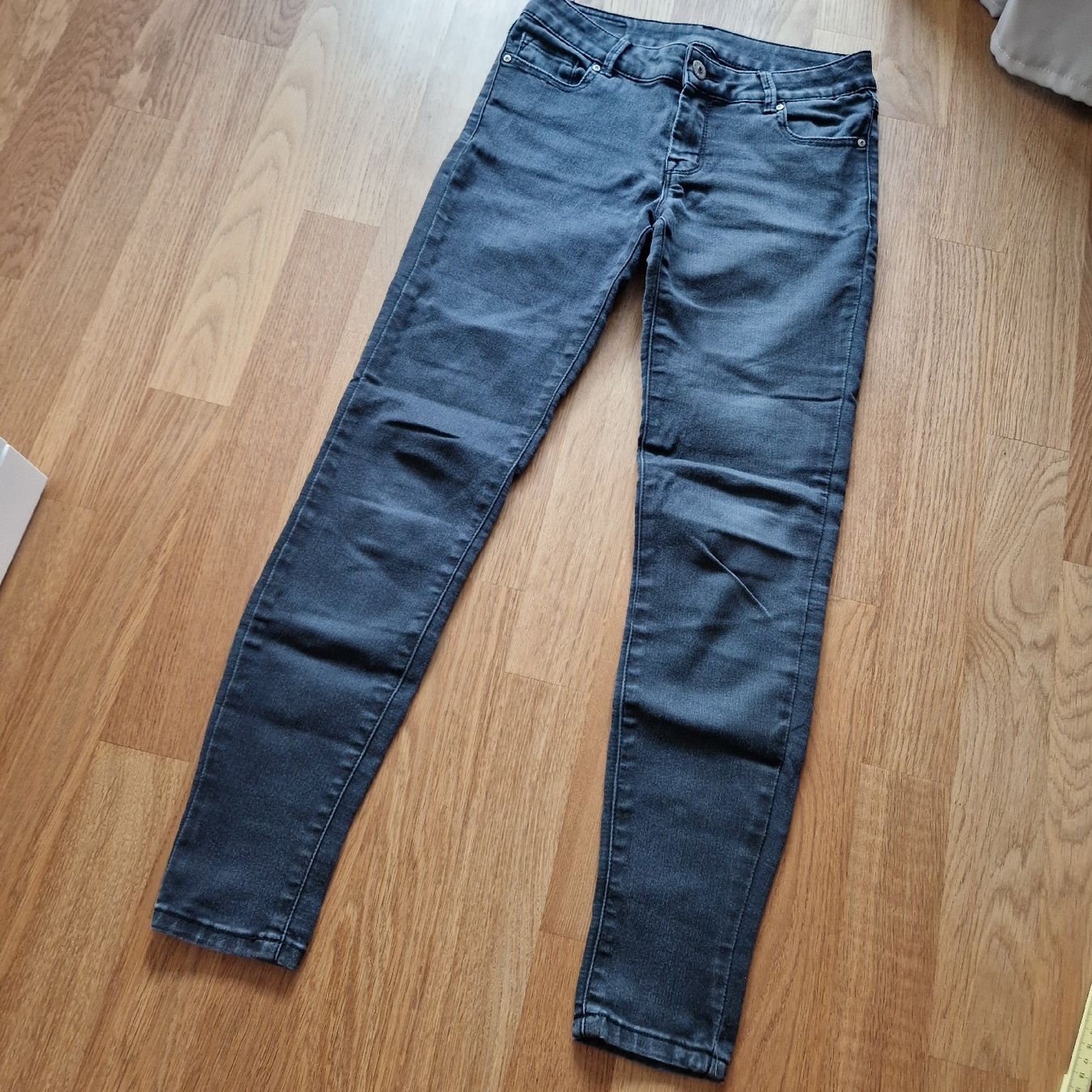 C&A Jeans: Jeans von Review 27 & Clockhouse, Gr. 36 Regular – Usato da Nendeln venduto da witr_gliabt 1