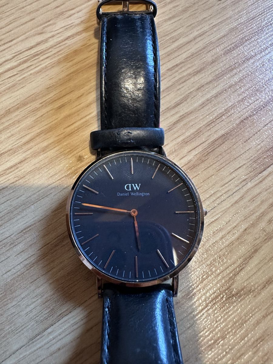 Daniel Wellington Orologi: Daniel Wallington Uhr – Usato da Münsingen venduto da Secondhand89