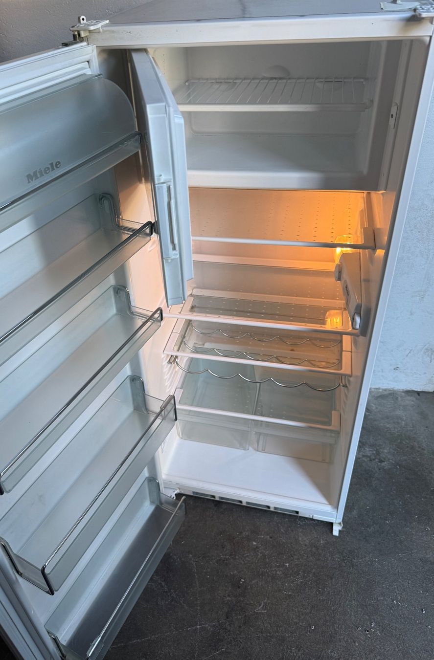 Miele Frigoriferi: Miele Einbaukühlschrank CH Norm 55cm – Usato da Kloten venduto da top2000 4
