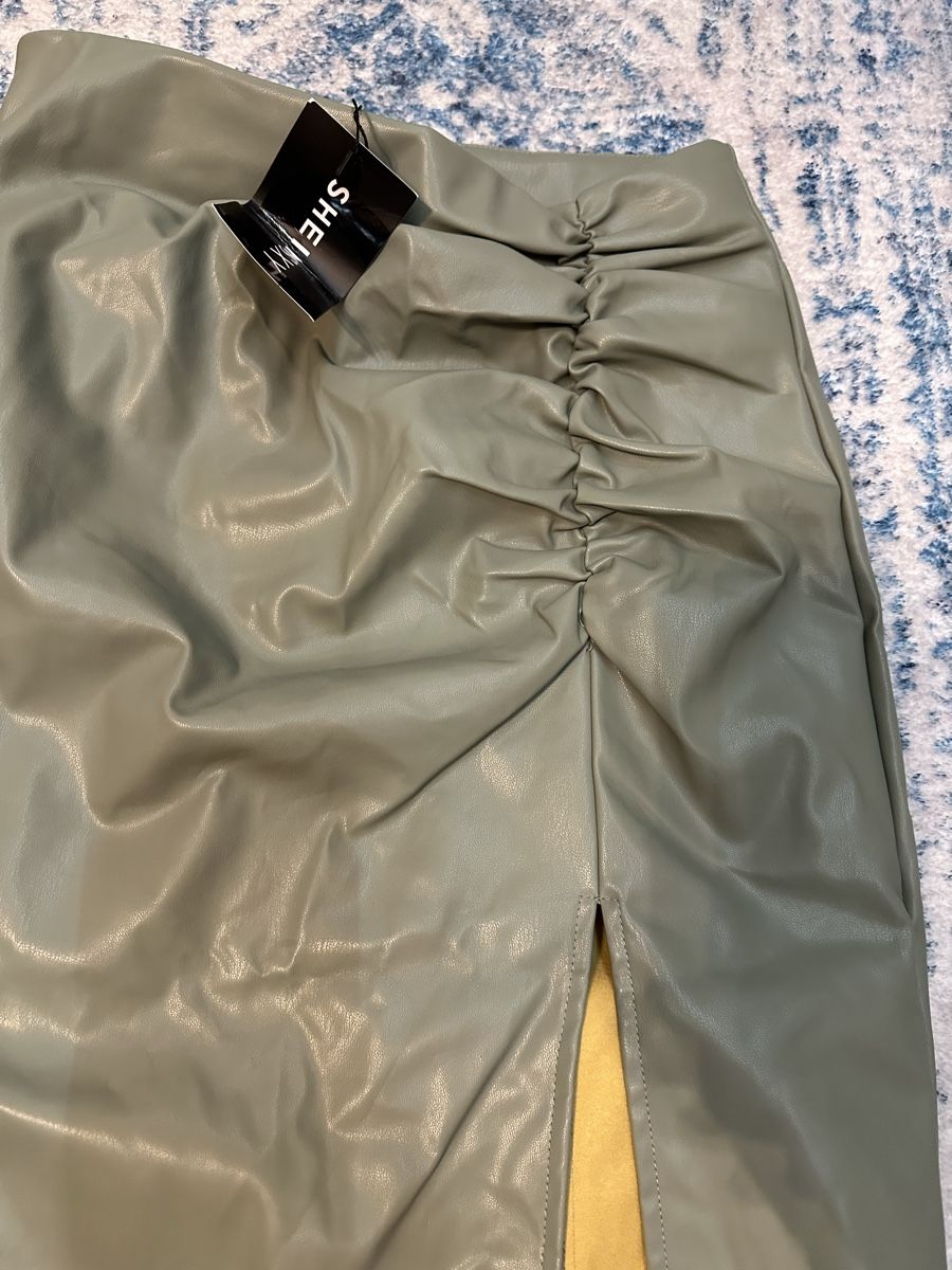 Shein Gonne: PU Rock mit Raffung und Schlitz – Nuovo e nell'imballaggio originale da Adlikon b.Regensdf venduto da E.Prov 7